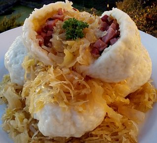 Plněné knedlíky uzeným masem