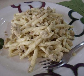 Těstoviny s masem na šafránu a fenyklu