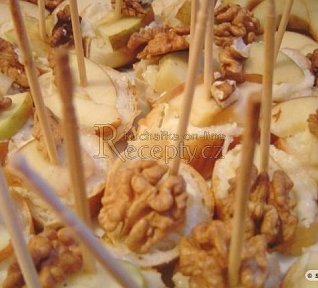 Silná česneková pomazánka na jednohubky