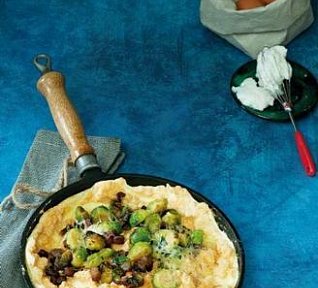 Bílková frittata se sýrem a slaninou