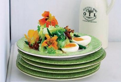 Jarní salát s vajíčky nahniličko