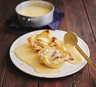 Zapečená jablka s vanilkovým přelivem