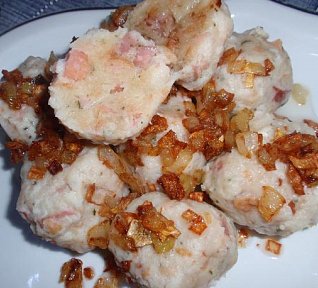 Houskové uzenářské knedlíky