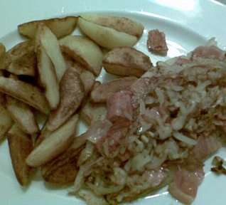 Ryba se slaninou a cibulí