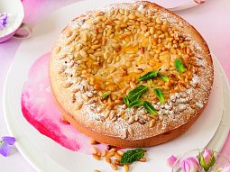 Koláč s piniovými oříšky