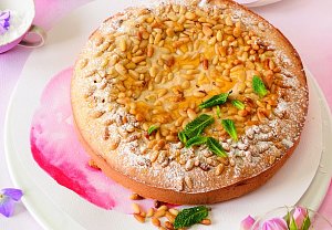 Koláč s piniovými oříšky