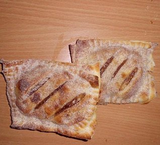 Šátečky z listového těsta s karamelizovanými jablky