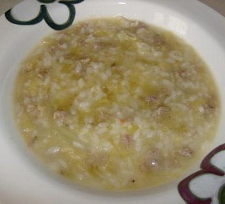 Kapustová polévka s masem a rýží