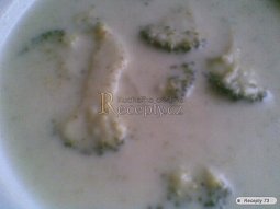 Zlatá brokolicová polévka