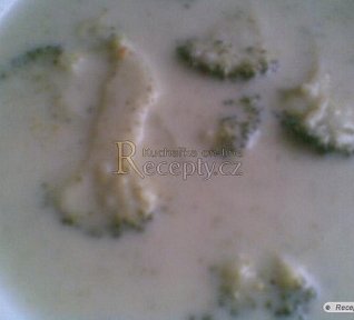 Zlatá brokolicová polévka