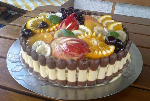 Piškotový dort s ovocem a marmeládou photo-0
