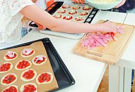 Minipizzy s rajčaty, šunkou a sýrem