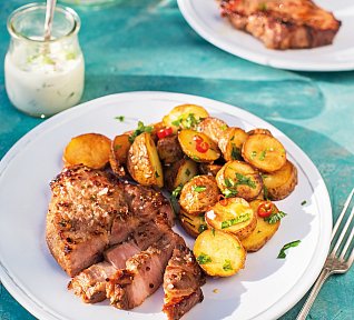 Whisky krkovice s opečenými bramborami
