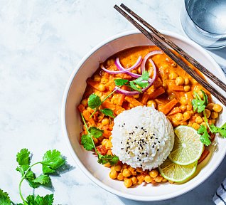 Dýňovo-cizrnové karí s kokosem