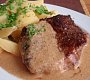 Hovězí steak na pepři s přelivem (omáčkou)