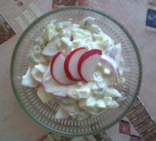 Vaječný salát s ředkvičkami