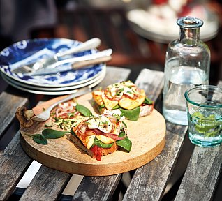 Topinka s grilovaným oštěpkem