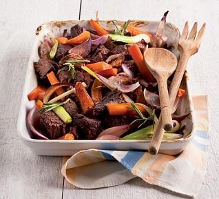 Hovězí na víně se zeleninou