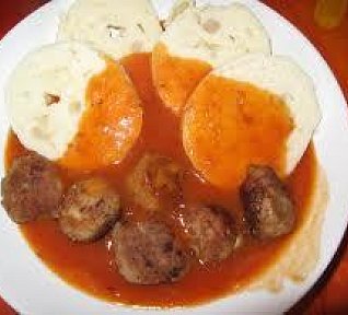 Masové knedlíčky v rajské omáčce