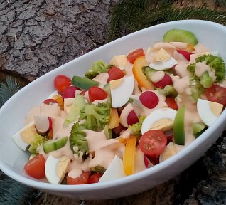 Zeleninový salát s brokolicí