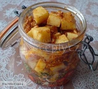 Nakládané sýrové kostky