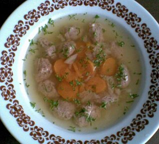 Polévka s rychlými játrovými nočky (knedlíčky)