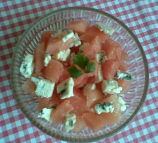 Melounový salát s nivou