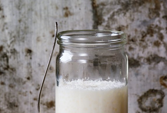 Tapiokový pudink s kokosovým mlékem a mangem