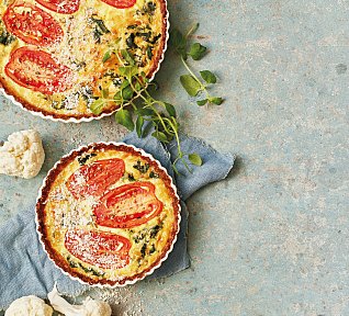 Květákový quiche s rajčaty