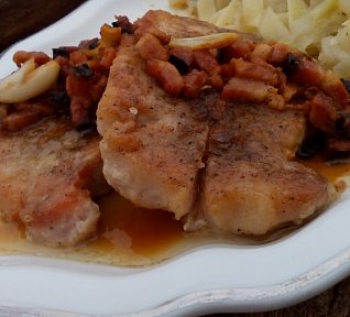 Šťavnatá česneková kotleta