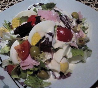 Salát se šunkou a vejci