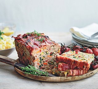 Sekaná se slaninou a zeleninou