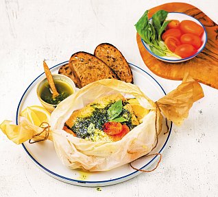 Ryba v papilotě s bazalkovým pestem