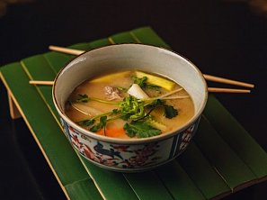 Miso celopolévka s vepřovou krkovičkou a zeleninou