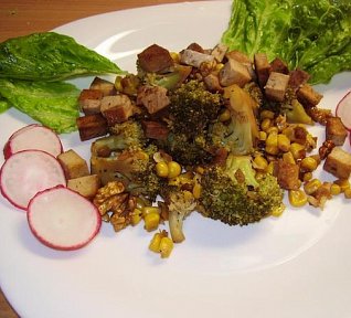 Brokolice s uzeným tofu Brokolice s uzeným tofu