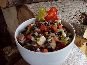 Salát (nejen) z černé čočky