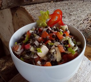 Salát (nejen) z černé čočky