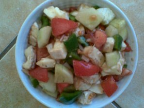 Zeleninový salát se sýrem