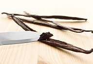 Jablka v těstíčku s vanilkovou omáčkou