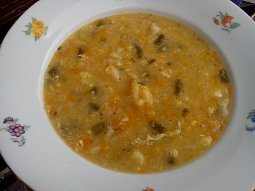 Květáková polévka s česnekovými výhonky