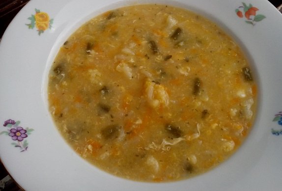Květáková polévka s česnekovými výhonky