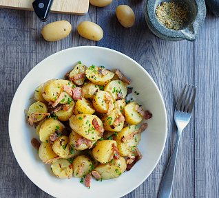 Bramborový salát se šunkou