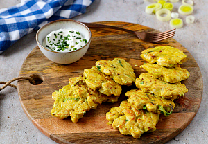 Kuřecí kari placičky s pórkem