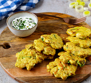 Kuřecí kari placičky s pórkem