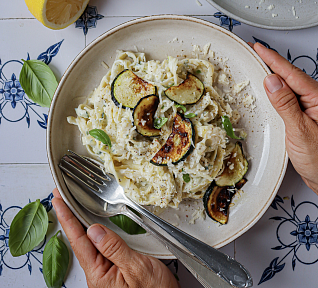 Cuketové těstoviny s ricottou a citronem