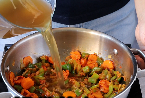 Španělská bramborová polévka