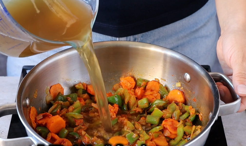 Španělská bramborová polévka