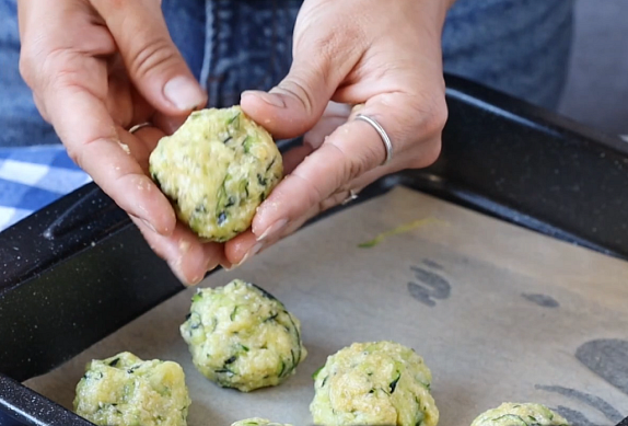 Cuketové kuličky v rajčatové omáčce