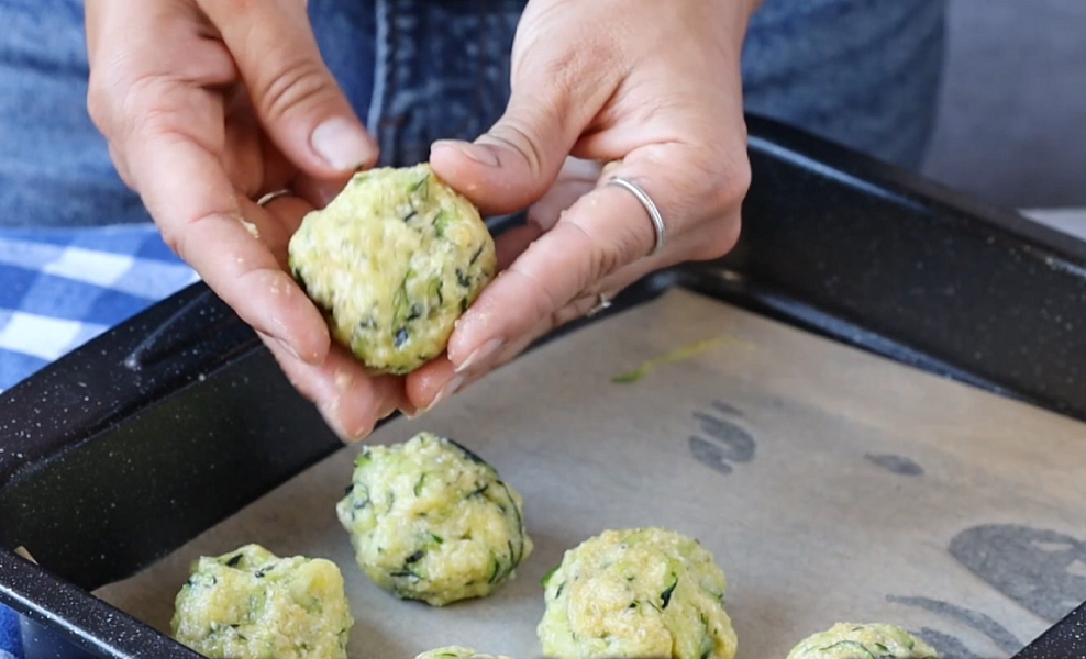 Cuketové kuličky v rajčatové omáčce