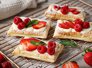 Koláčky z listového těsta s pudinkovým krémem